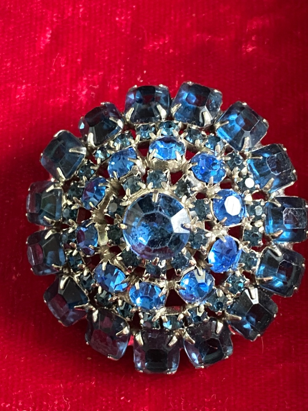 Vintage 5 tiered rhinestone brooch